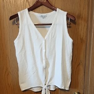 Green Envelope White Sleeveless Tie-Front Blouse